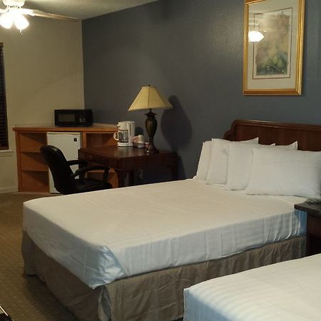 Four Horseman Travel Lodge Pilot Point 외부 사진