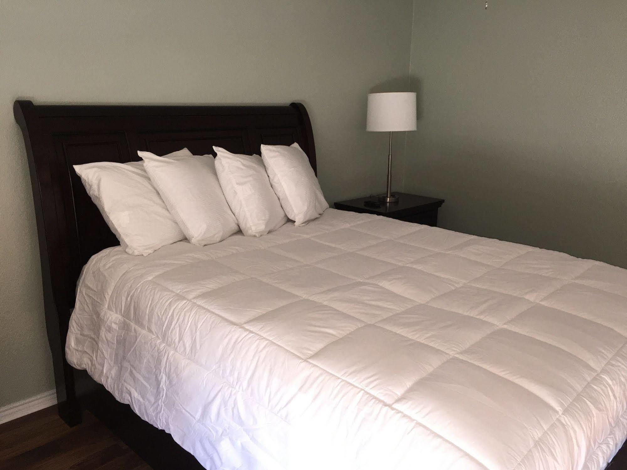 Four Horseman Travel Lodge Pilot Point 외부 사진